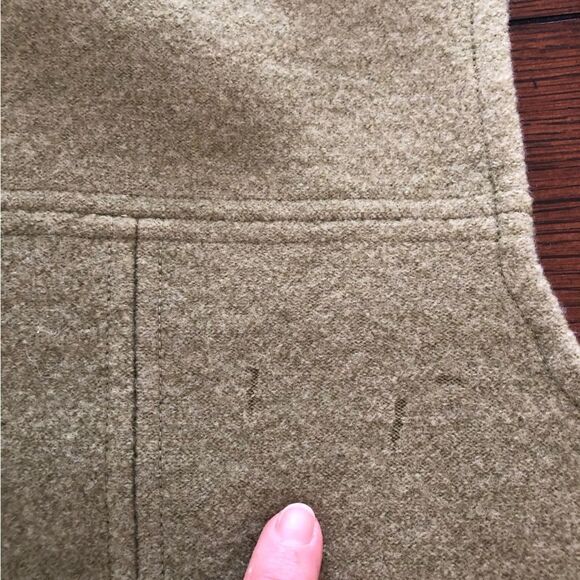 Light green merino wool vest with removable faux fur collar. - Picture 8 of 8